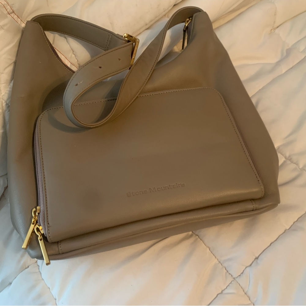 Vintage Stone Mountain brand taupe purse.Genuine leather. - Picture 4 of 4